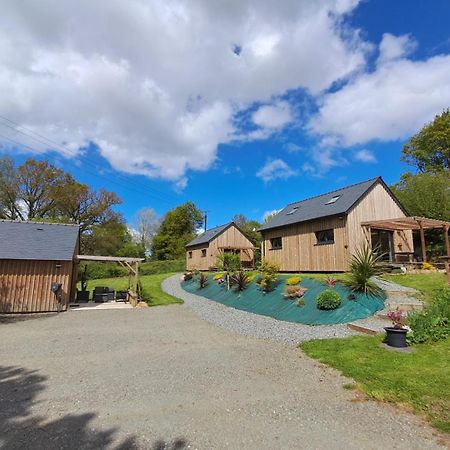 Chalets De Pont Cob Avec Spa Gouézec エクステリア 写真