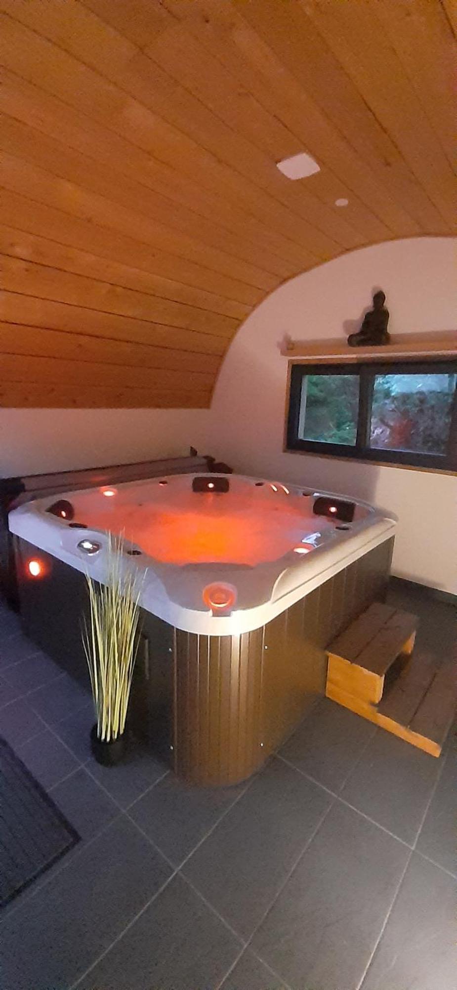 Chalets De Pont Cob Avec Spa Gouézec エクステリア 写真
